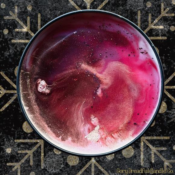 Roasty Toasty Reindeer Luxury Wickless Candle: Festive Fireplace Scent - Picture 7 of 7